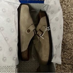 Boston soft footbed Birkenstocks Taupe, regular, wide. Size 38 or 7- 7.5